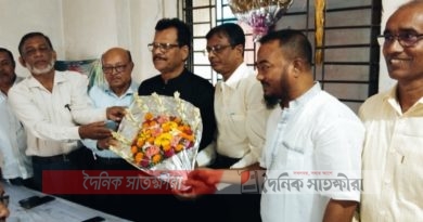 কলারোয়ায় মতবিনিময় সভায় কেন্দ্রীয় বিএনপি নেতা সাবেক এমপি হাবিব