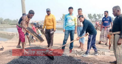 আশাশুনির আনুলিয়ায় দীর্ঘ প্রতীক্ষিত একসরা সড়কে কার্পেটিং এর কাজ উদ্বোধন 